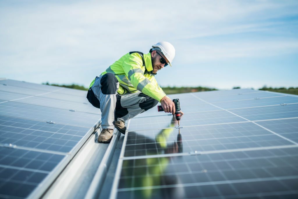 Top Benefits of Commercial Solar Panel Installation for Offices, Retail, and Installationses